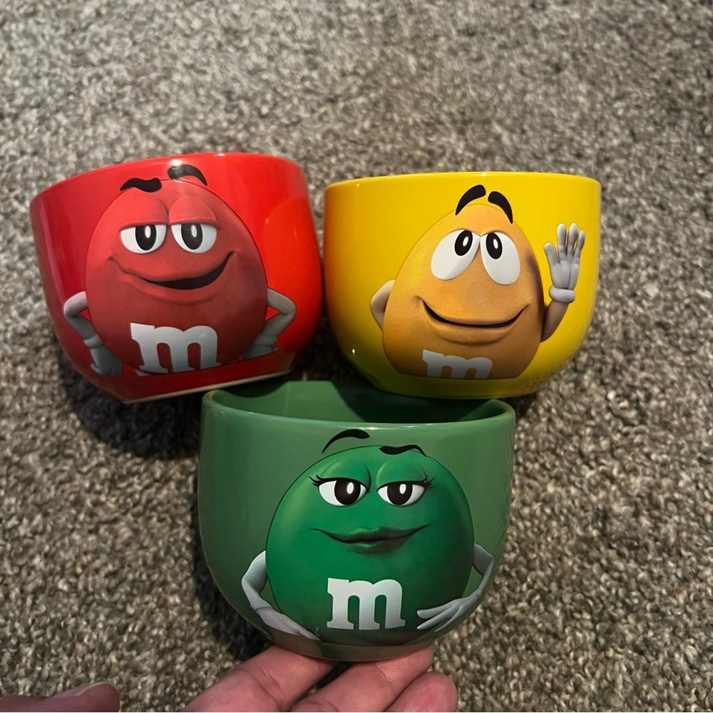 3 Collectible M&M Ceramic Bowls Candy Dishes Red Green Yellow Mars